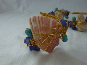 shell bracelets close-up-bracelet-1